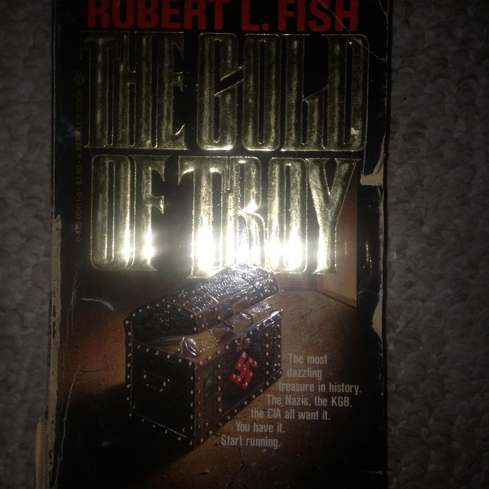 Books - Picture 2 of 7